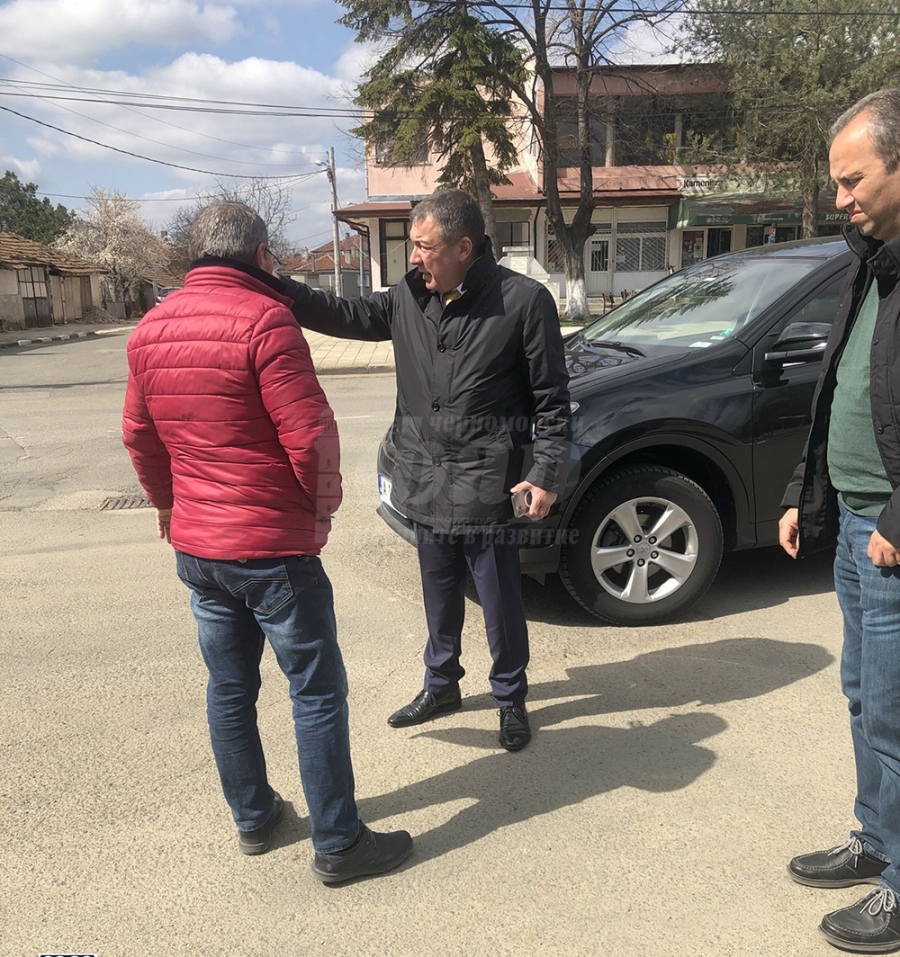 Кметът Димитров инспектира ремонта в Оризаре